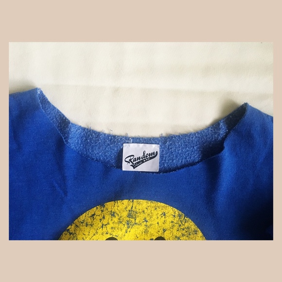 Smiley top by "Random Hearts". - Picture 3 of 3